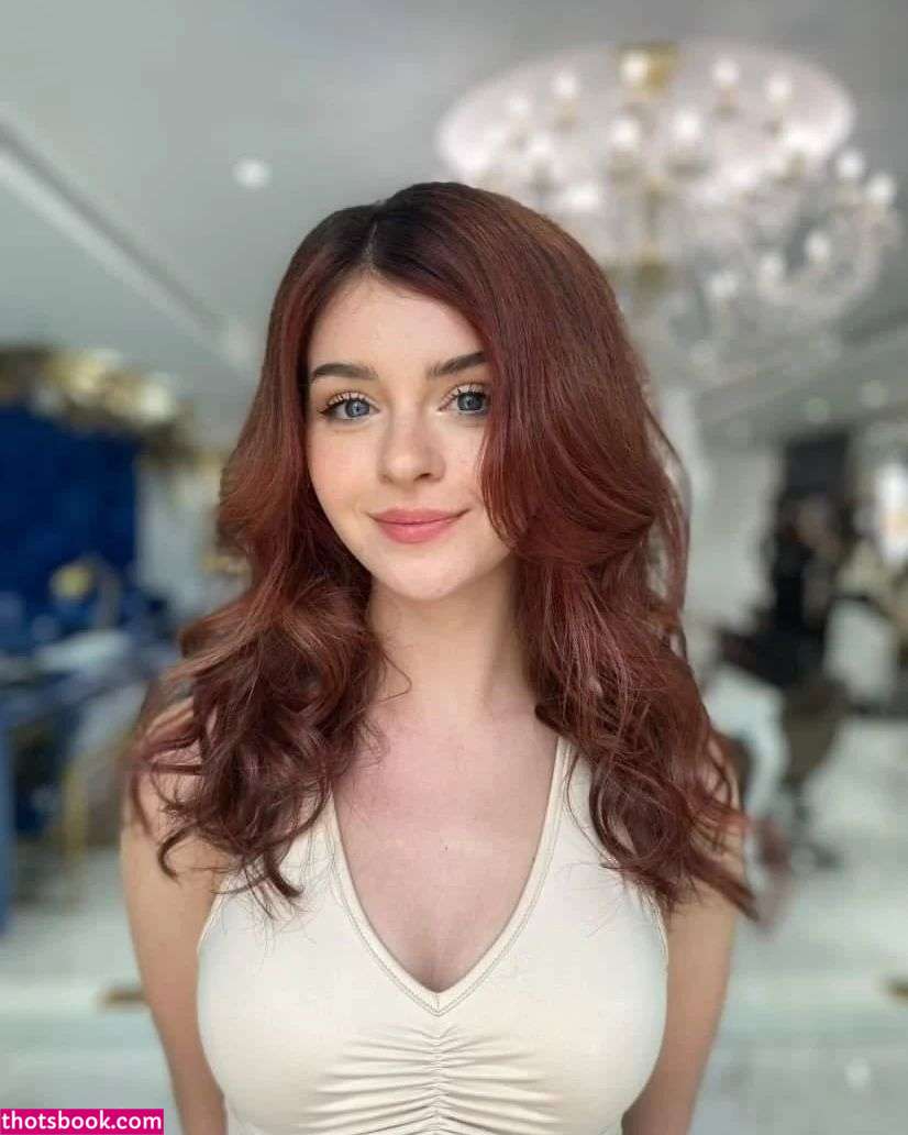 Chloe Lockley Photo #28