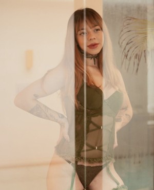 Brenda Zelinski Photo #54