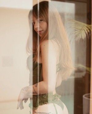 Brenda Zelinski Photo #55