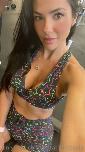 Laura Thomaz Photo #10