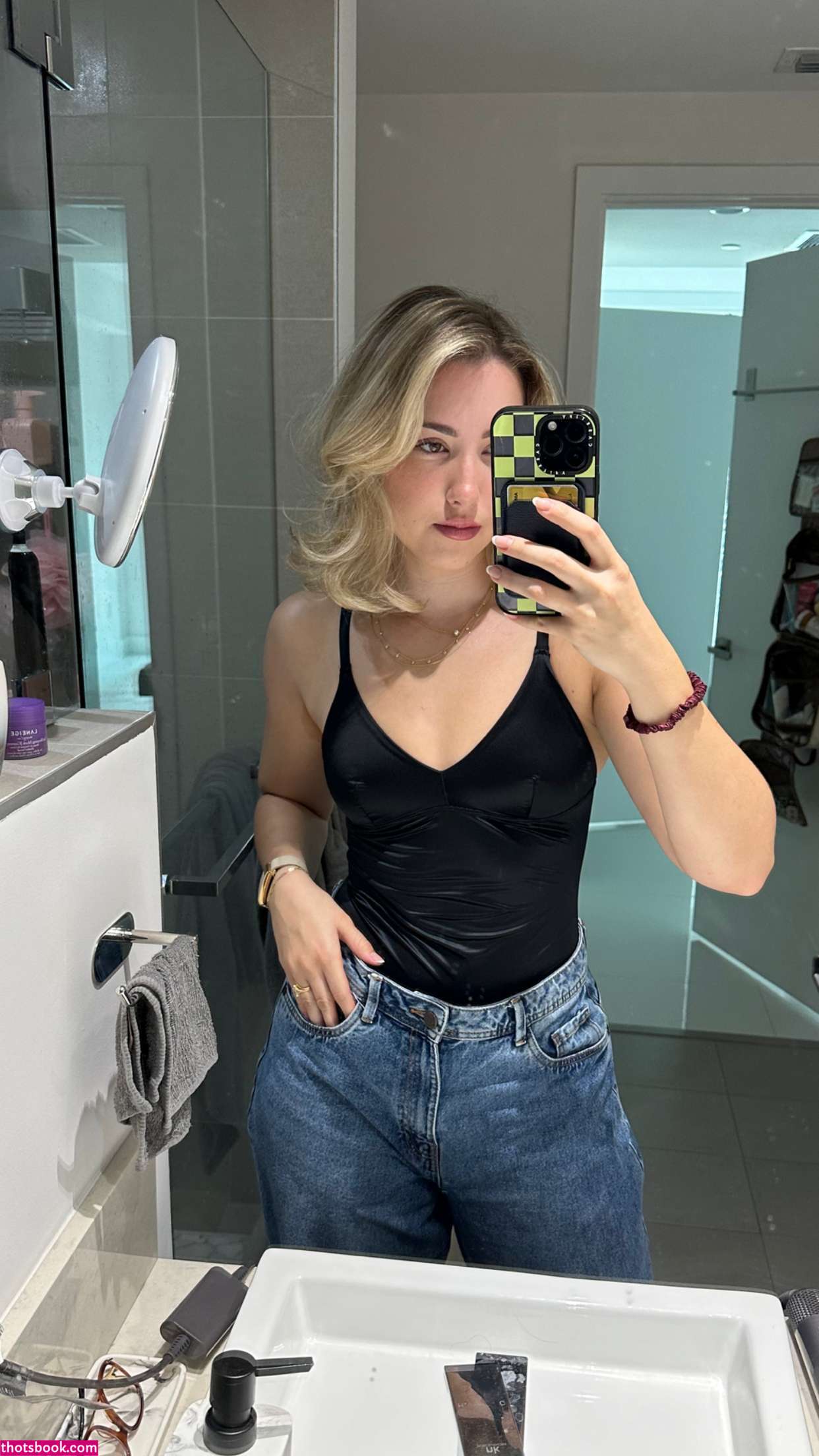 Pineapplebrat Photo #48