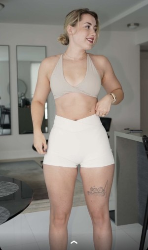 Pineapplebrat Photo #64