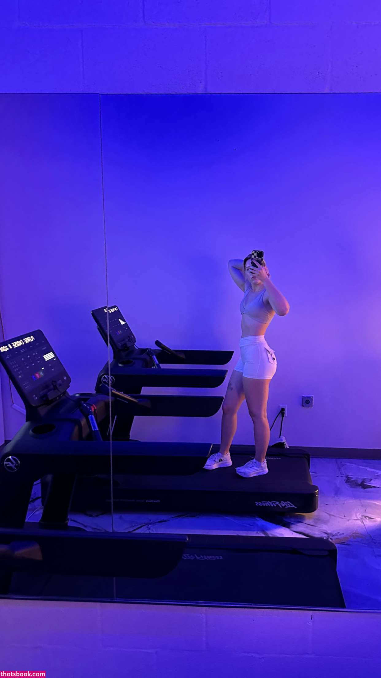 Pineapplebrat Photo #81