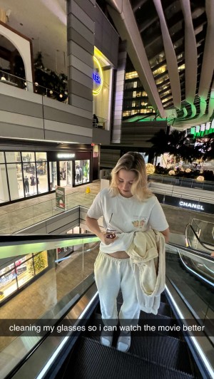 Pineapplebrat Photo #79