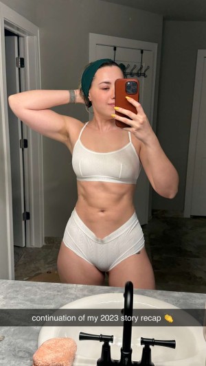 Pineapplebrat Photo #128