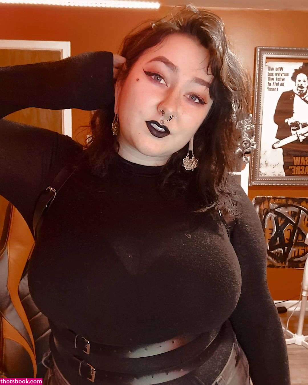 Theburnedwitch Photo #3