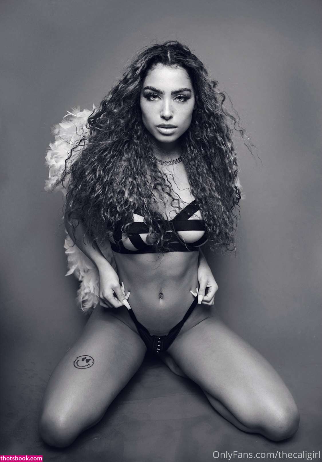 Undercover Freak Photo #39