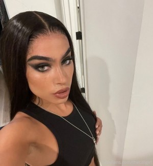 Undercover Freak Photo #100