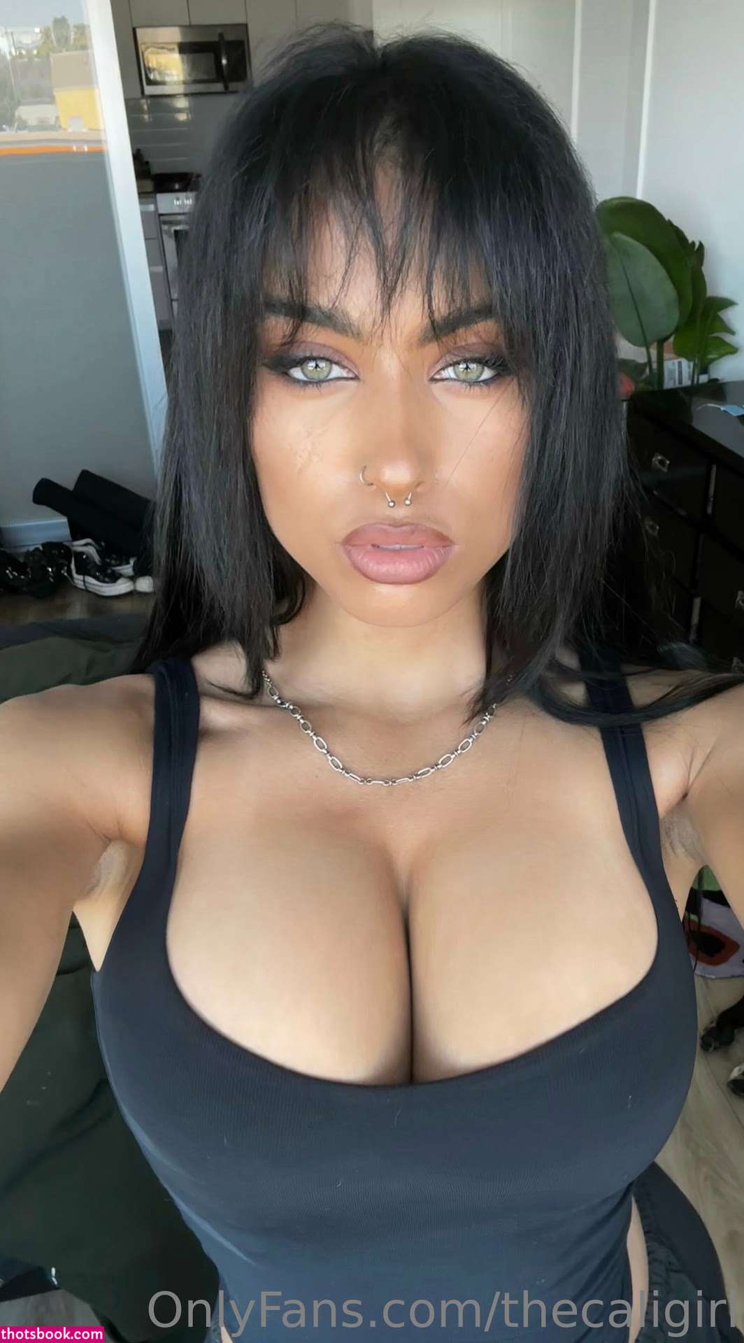 Undercover Freak Photo #109