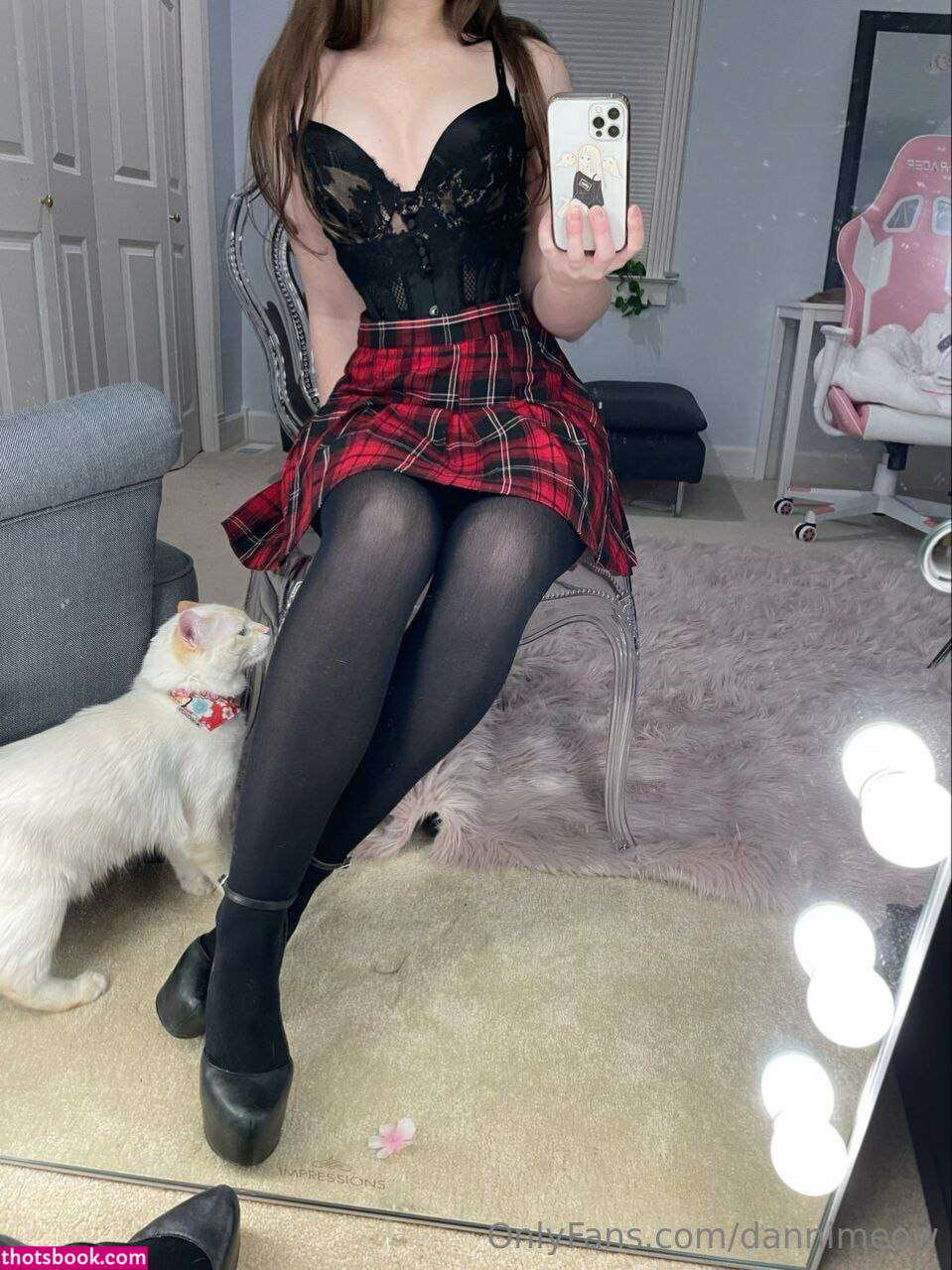 Danni Meow Photo #329