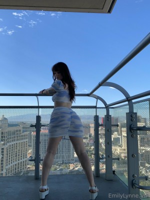 Emily Lynne Photo #254