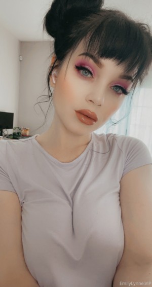 Emily Lynne Photo #275