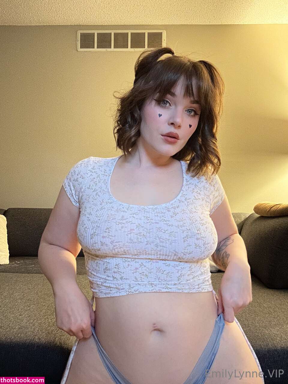 Emily Lynne Photo #343