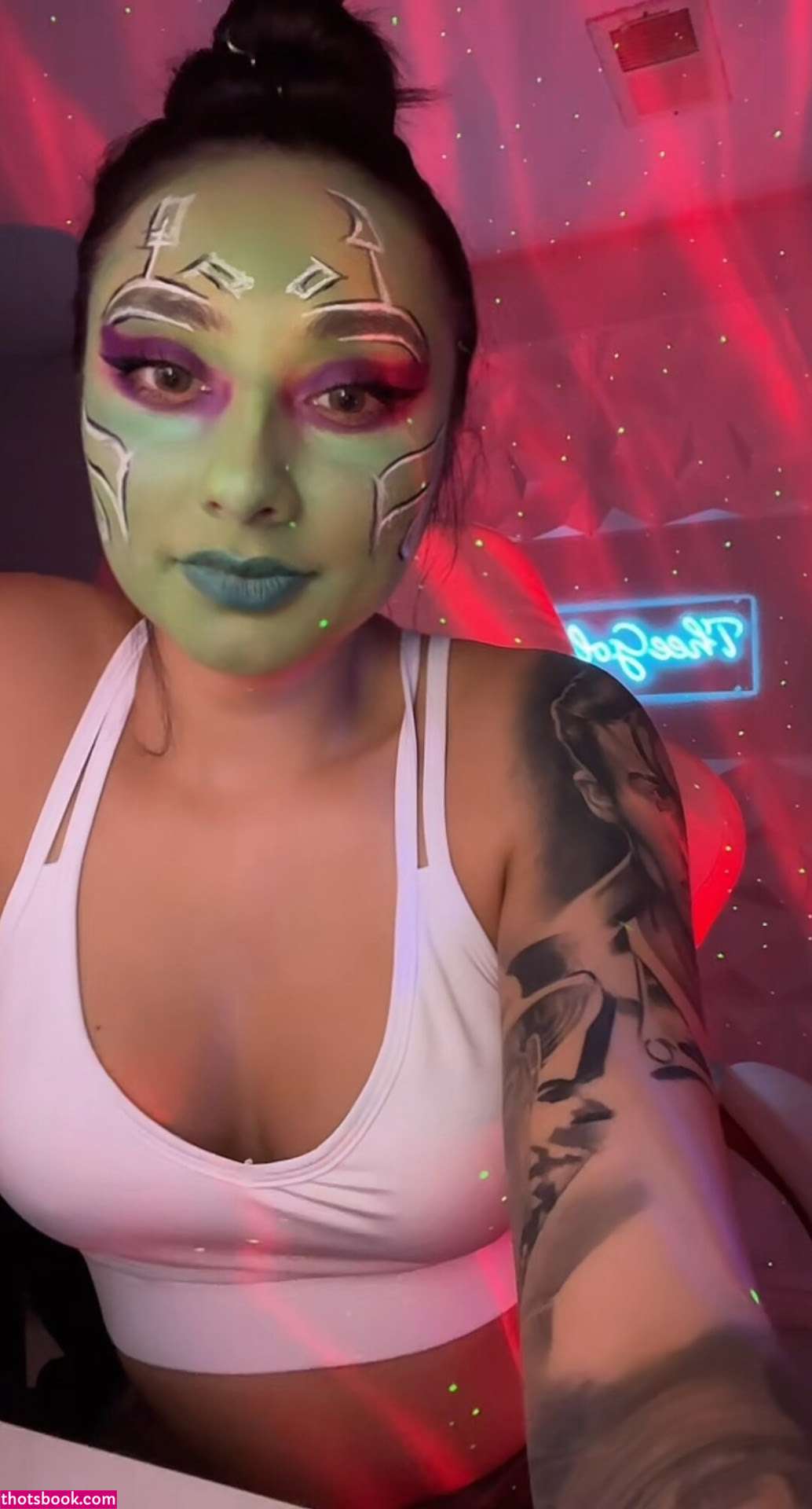 Theegoldenrose Photo #15