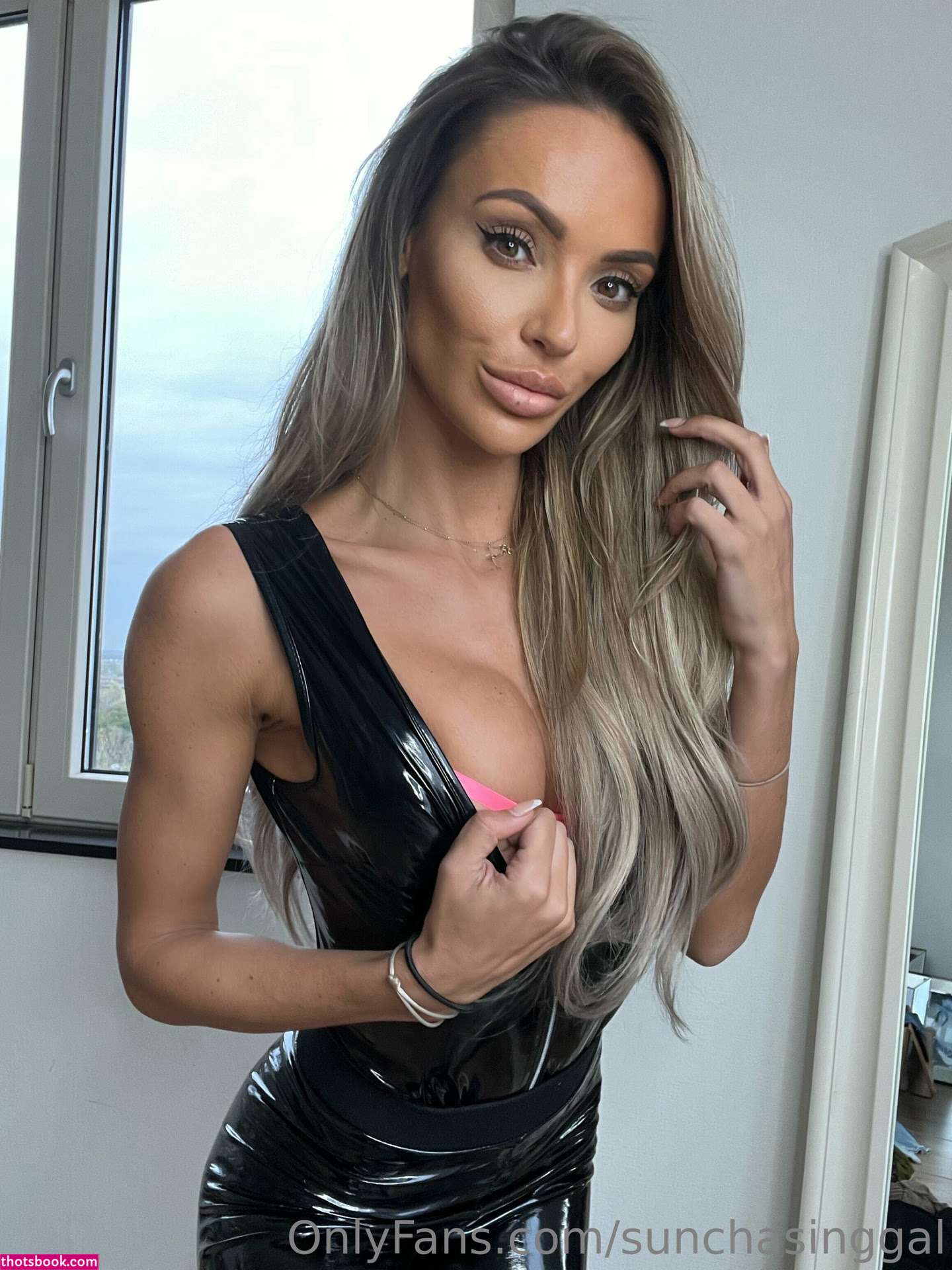 Anniek Van Kuelen Photo #39