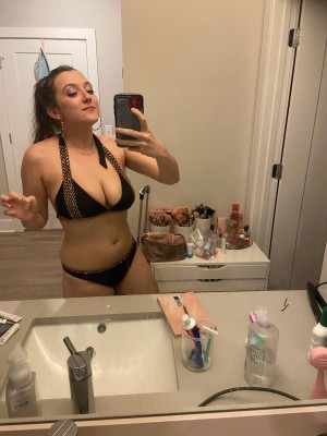 Charis Sellick Photo #5