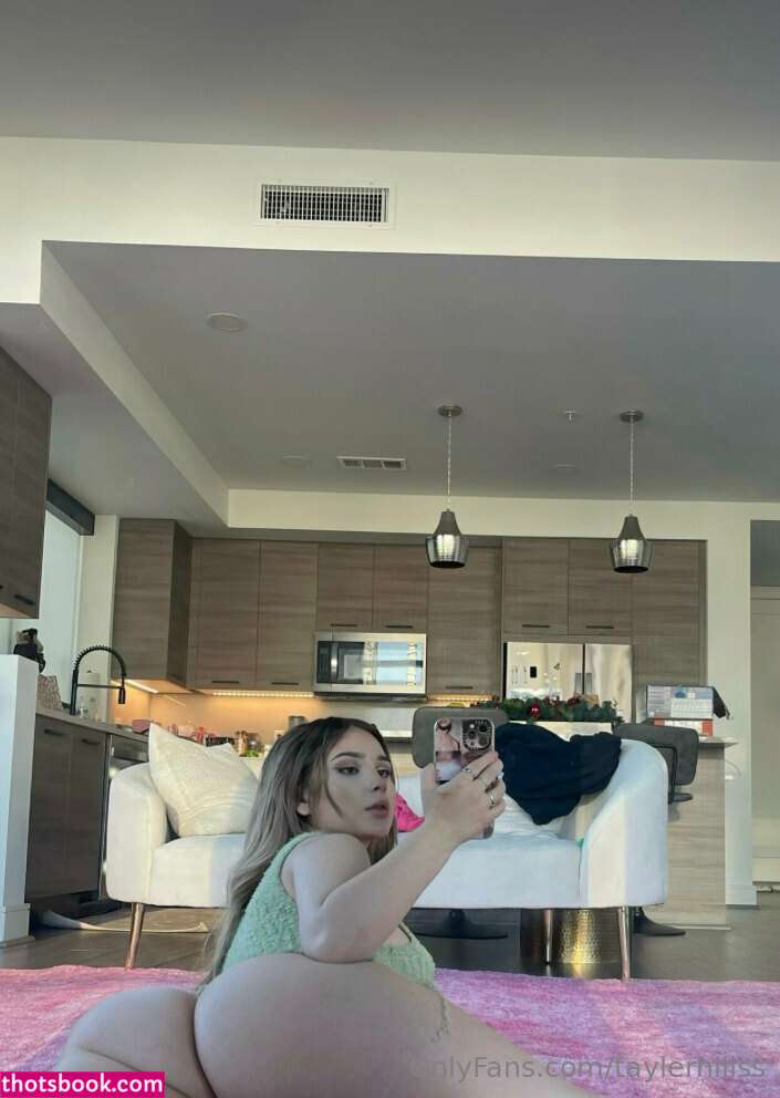 Tayler Hills Photo #289