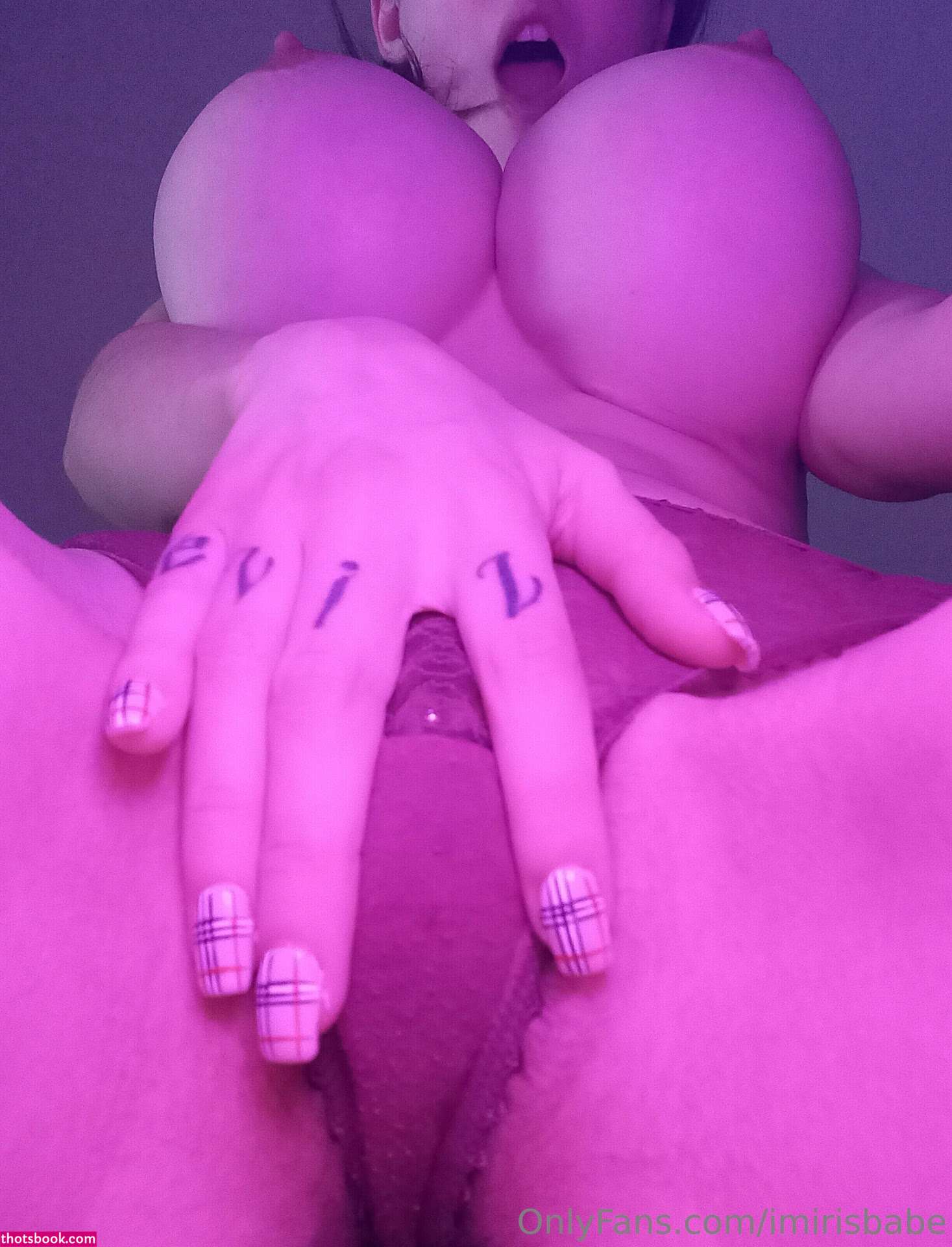 Iris Dark Photo #157