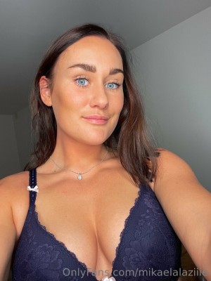 mikaelaburrito Photo #22