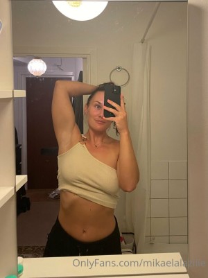 mikaelaburrito Photo #64