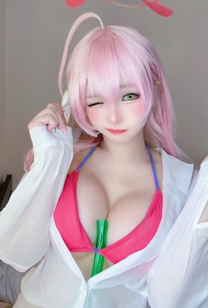 Hanari Takanashi Photo #36