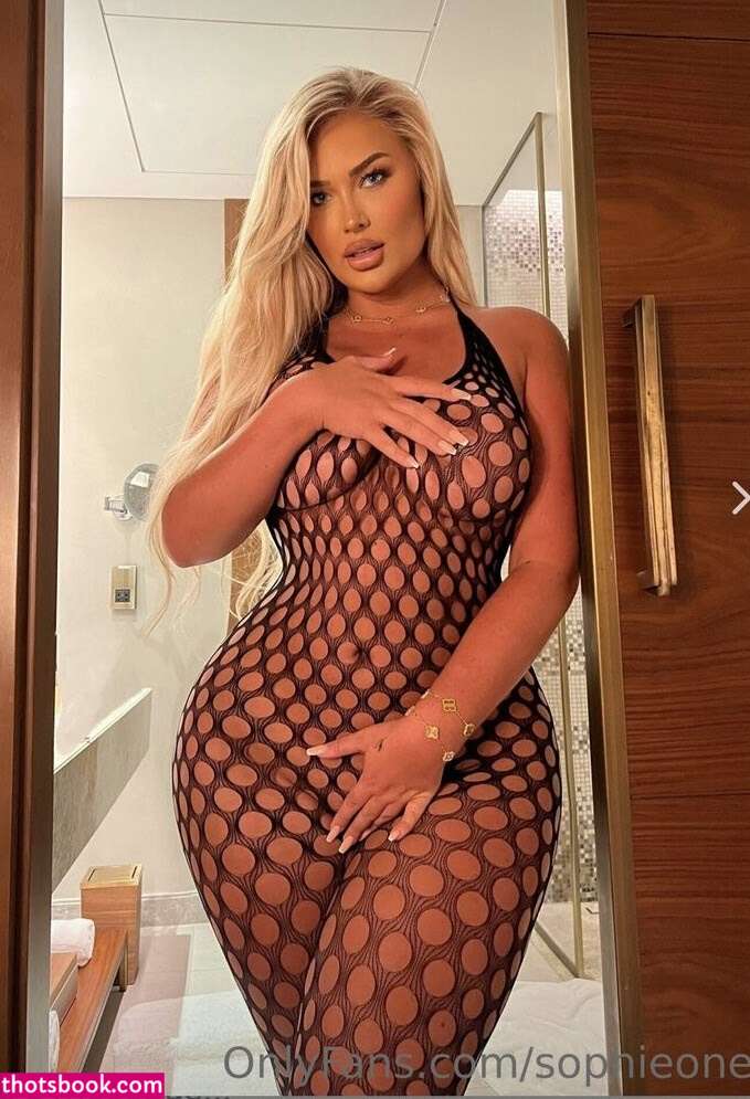 sophieoneill Photo #10