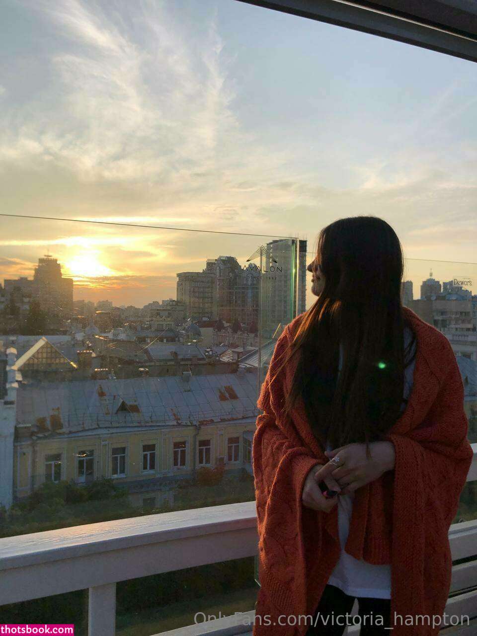 Victoria Hampton Photo #50