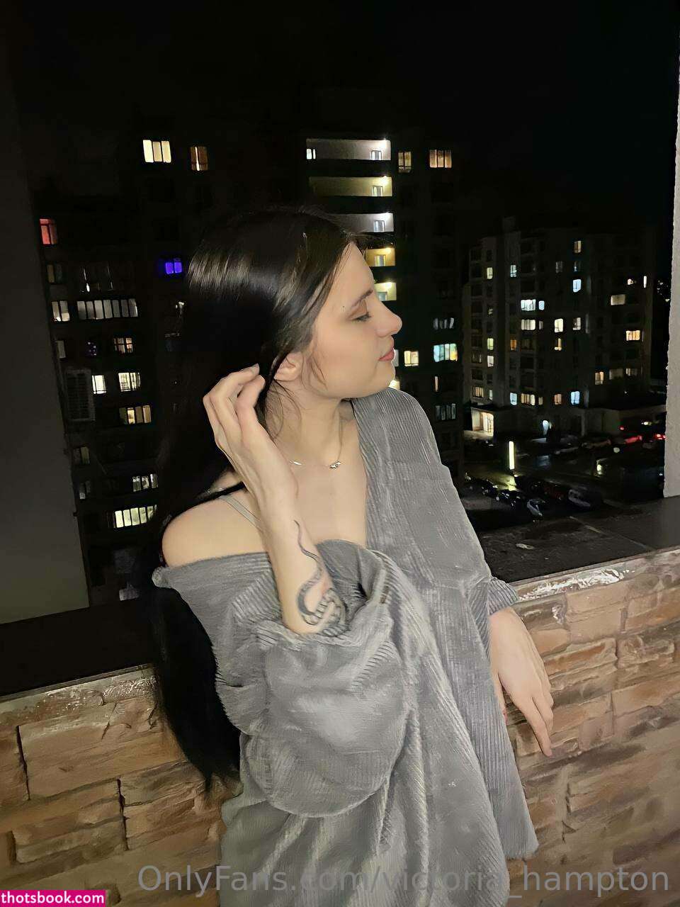 Victoria Hampton Photo #52