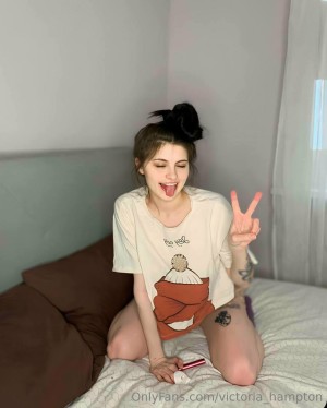 Victoria Hampton Photo #45