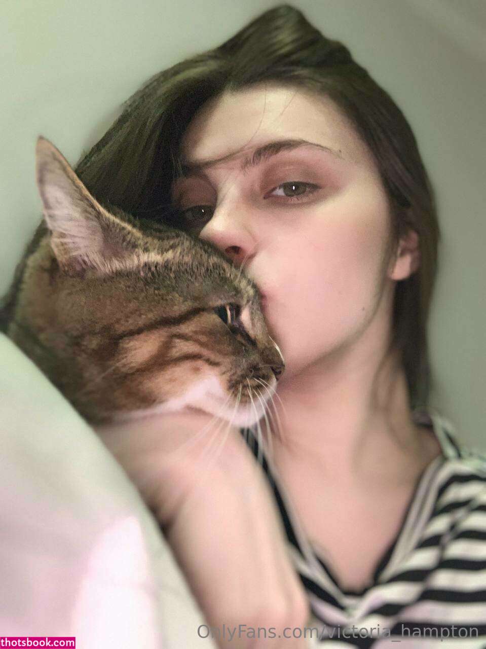 Victoria Hampton Photo #69