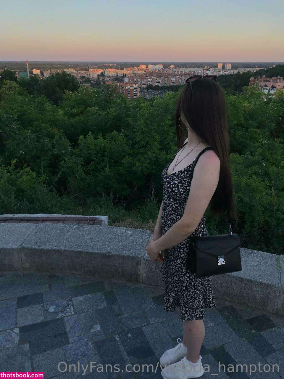 Victoria Hampton Photo #76