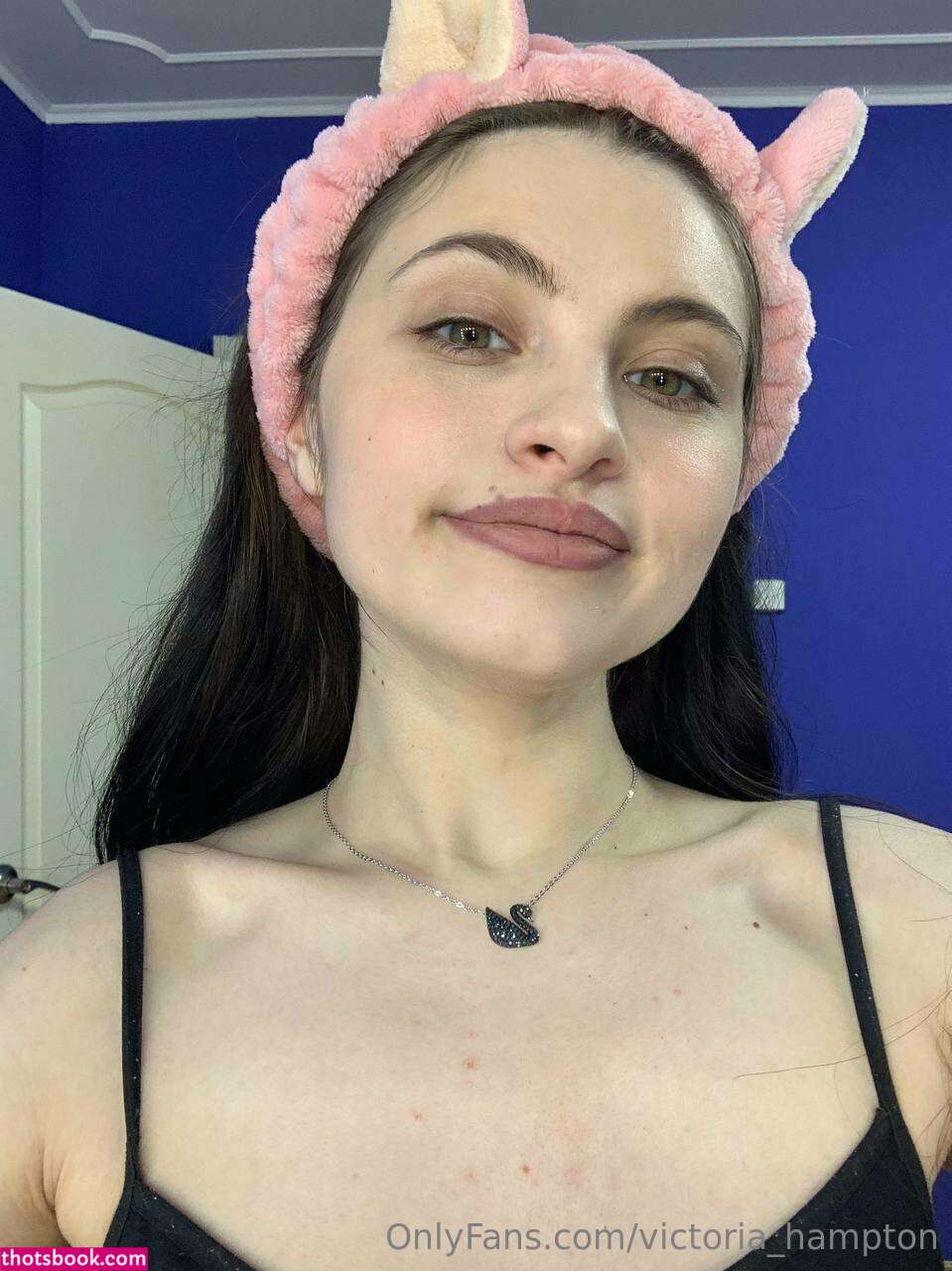 Victoria Hampton Photo #79