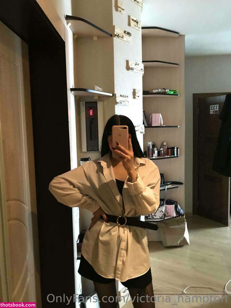 Victoria Hampton Photo #81