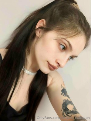 Victoria Hampton Photo #82