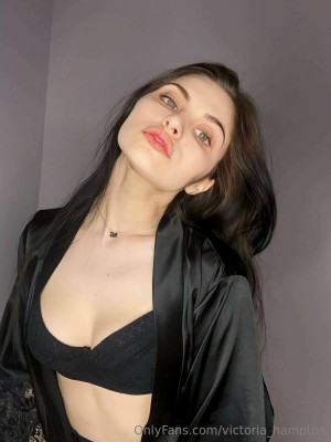 Victoria Hampton Photo #92