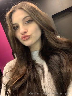 Victoria Hampton Photo #113