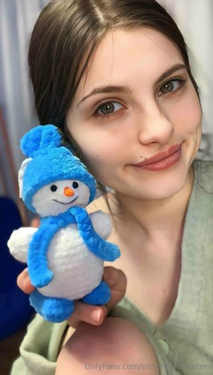 Victoria Hampton Photo #130