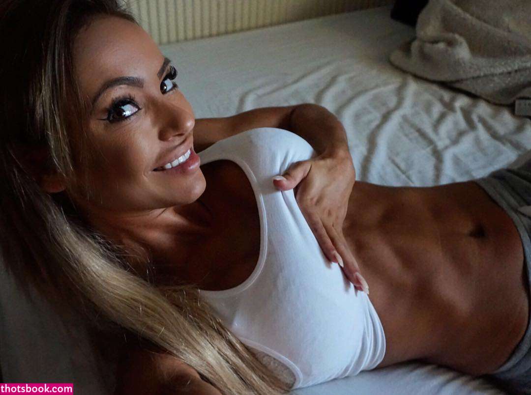 Anniek Van Kuelen Photo #112