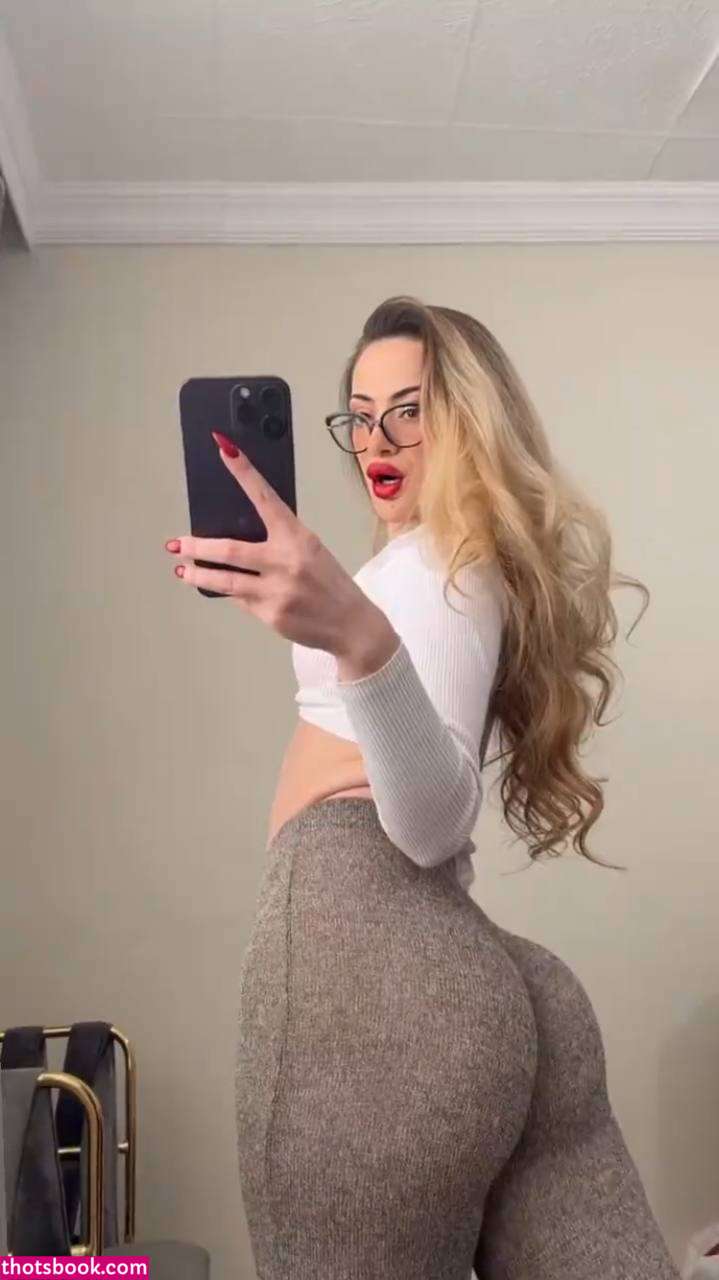 Oznur Guven Photo #41