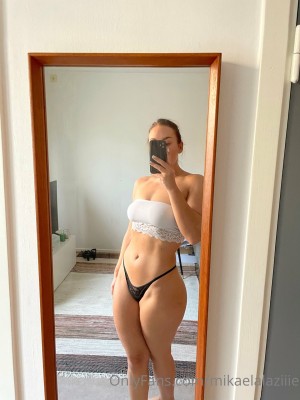 mikaelaburrito Photo #191