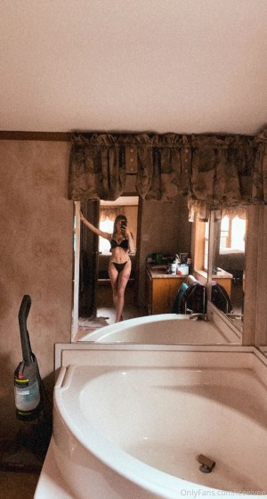 Ivy Chambers Photo #10