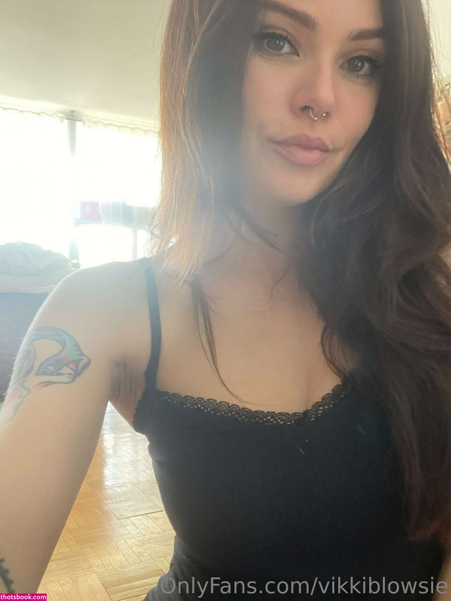 Vikki Blows Photo #11
