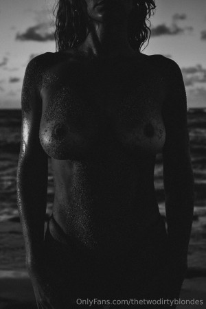 thetwodirtyblondes Photo #4