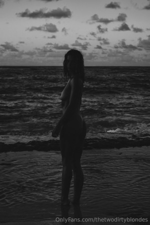 thetwodirtyblondes Photo #12