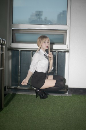 Studio Spring Photo #15