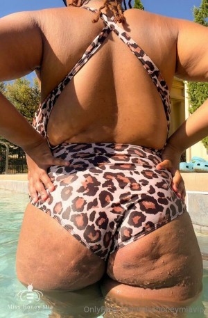 misshoneymia Photo #16