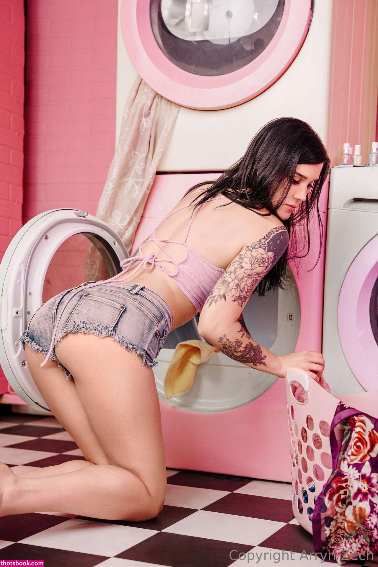 Arryn Zech Photo #592