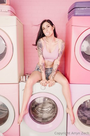 Arryn Zech Photo #594