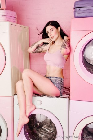 Arryn Zech Photo #599