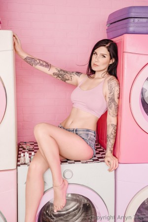 Arryn Zech Photo #600